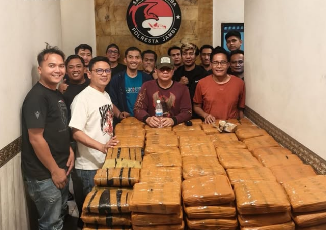200 KG GANJA GAGAL EDAR! SATRESNARKOBA POLRESTA JAMBI BONGKAR JARINGAN NARKOTIKA DI SIMPANG RIMBO