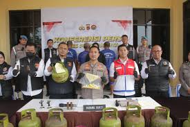 Unit Satreskrim Polres Purwakarta Bongkar Sindikat Penyalahgunaan LPG Bersubsidi, Tiga Tersangka Diamankan