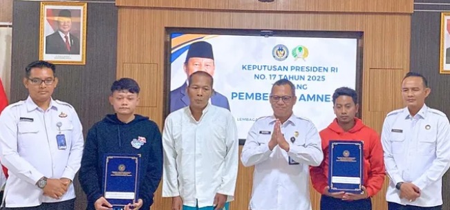 PRESIDEN BERIKAN AMNESTI: 65 WARGA BINAAN DI JAWA TENGAH LANGSUNG BEBAS DAN KEMBALI KE MASYARAKAT