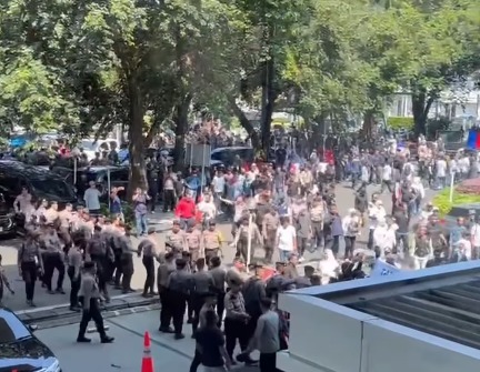 Insiden Penggerudukan Lapangan Golf Pondok Indah oleh GRIB Jaya Terkait Sengketa Kepemilikan Tanah