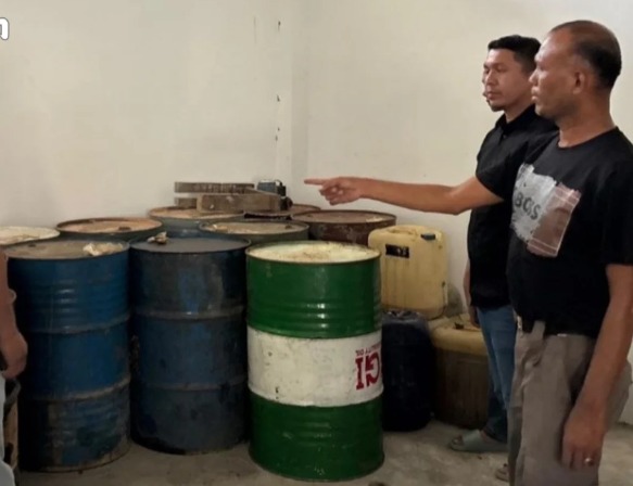 Kejari Bireuen Terima Pelimpahan Tersangka Kasus BBM Oplosan dari Ditreskrimsus Polda Aceh, Dua Pelaku Resmi Ditahan