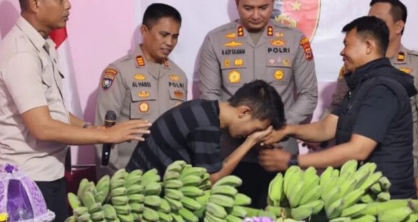 Polres Gowa Terapkan Restorative Justice dalam Kasus Pencurian Pisang, Kapolres Fasilitasi Perdamaian di Polsek Barombong