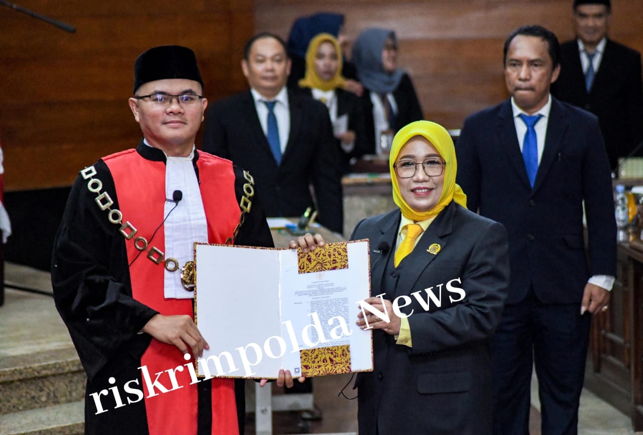 Dra Hj. Nurhayati, M.Pd.I, Dari Golkar Sah Jadi Ketua DPRD Indramayu