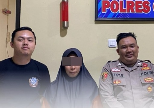 Polres Garut Ciduk Wanita Muda Penipu Online, Korban Terkuras Rp393 Juta Lewat Modus Bujuk Rayu di Medsos