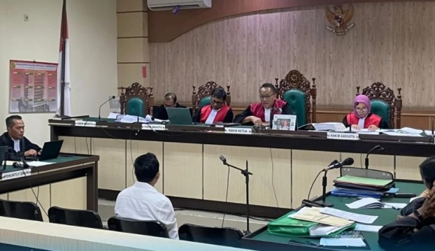 Majelis Hakim Tipikor Banjarmasin Hujani Pertanyaan Terdakwa Korupsi Rp18,6 Miliar, Suasana Sidang Memanas
