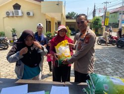 Polsek Setu Laksanakan Operasi Pasar Murah, Distribusikan 2.000 Karung Beras SPHP untuk Warga