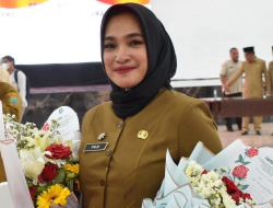 Sekretaris Dinas Koperasi dan UKM Sumut, Herly Puji Mentari Latuperissa Resmi Dicopot, Gara-Gara Main HP Saat Arahan Gubernur
