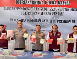 DUA ANAK BUAH GEMBONG NARKOBA FREDY PRATAMA DIBEKUK DITRESNARKOBA POLDA KALSEL, BARBUK CAPAI PULUHAN KILO SABU DAN PULUHAN RIBU EKSTASI