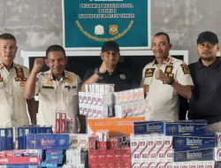 Satpol PP Aceh Timur dan Bea Cukai Langsa Gulung 700 Bungkus Rokok Ilegal Tanpa Pita Cukai