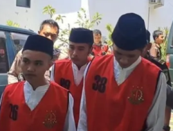 TIGA PELAKU PEMBUNUHAN DAN PERKOSAAN SISWI DI JOMBANG DITUNTUT PENJARA SEUMUR HIDUP