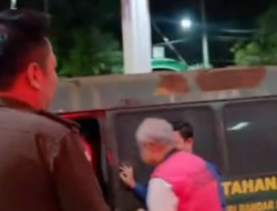 KEJARI BANDAR LAMPUNG TANGKAP DUA TERSANGKA KORUPSI RETRIBUSI PASAR GUDANG LELANG, NEGARA RUGI RP520 JUTA!