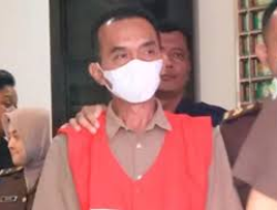 Kepala SMK PGRI 2 Ponorogo Terbukti Korupsi Dana BOS Rp25,8 Miliar, Aset Mobil Mewah dan Bus Pariwisata Disita