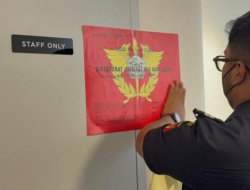 Diduga Belum Penuhi Kewajiban Kepabeanan dan Perpajakan, Toko Perhiasan Bening Mewah di Pluit Disegel Aparat