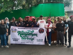 Aksi Berbagi Ramadan, Hankam 234 SC Jateng, PATS, dan Bolo Sewu Bagikan Takjil kepada Pengguna Jalan di Semarang