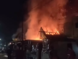 Kebakaran Landa Asrama Polri Airud Cilincing, 10 Rumah Hangus Dilalap Api