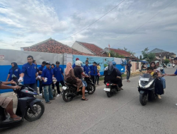 SPPG Pamanukan Hilir Berbagi Takjil untuk Pengendara di Bulan Ramadhan.