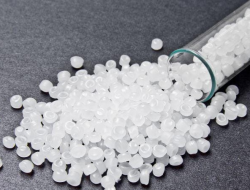 Blokade Selat Hormuz Picu Krisis Bahan Baku, Harga Plastik di Indonesia Melonjak hingga 150 Persen